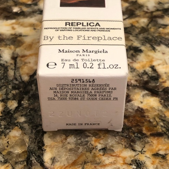 Maison Margiela by the Fireplace Mini 7ml - Picture 4 of 5